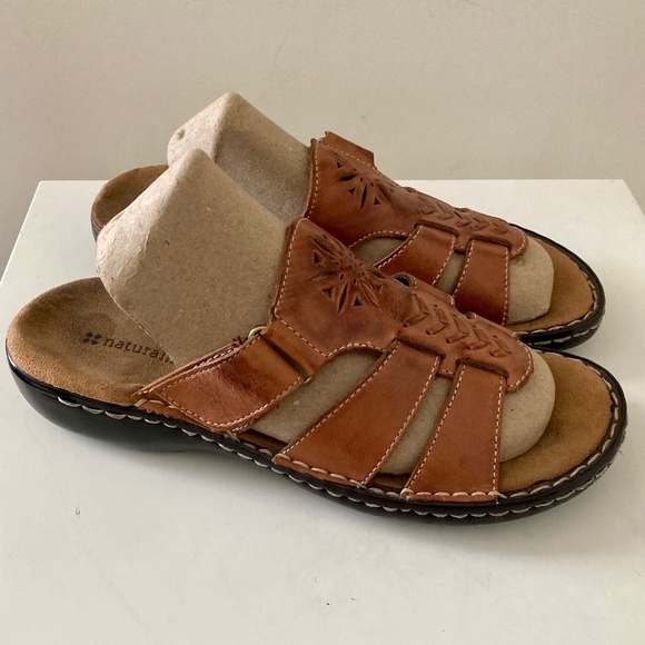 Naturalizer Tribal Tan Leather Slip On Sandals 8M - Picture 14 of 14